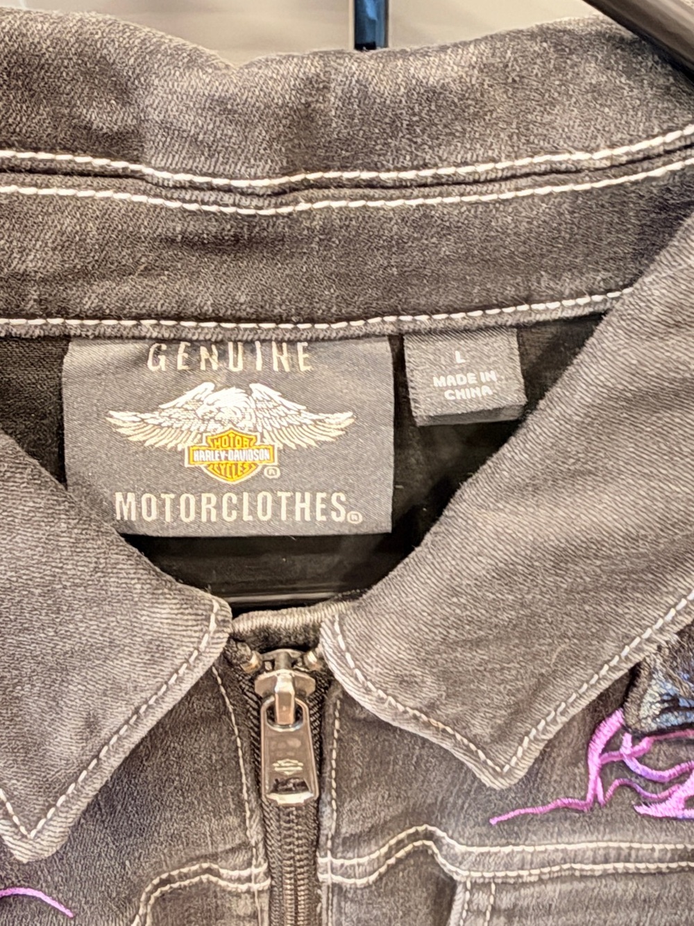 Harley-Davidson Gray Denim Jacket with Purple Rose Embroidery - Picture 2 of 9